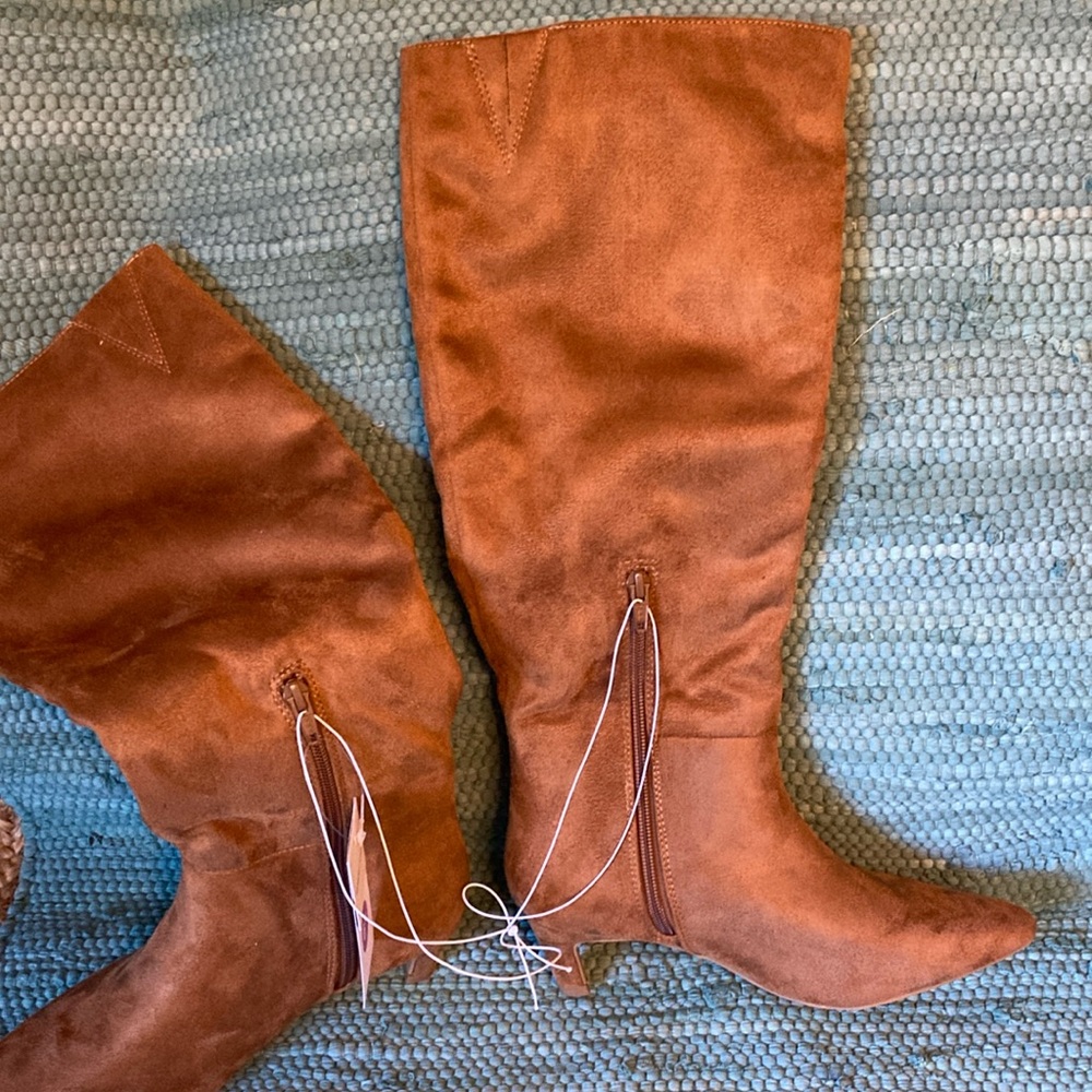 NEW—-Universal Thread Rust Heeled Boots - Picture 3 of 7